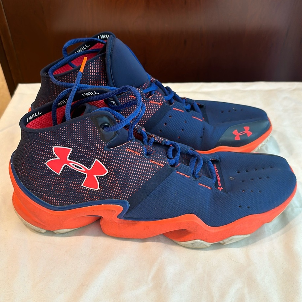 Under armor speed foam athletic shoes